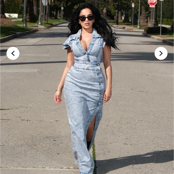 💙Denim Maxi dress🔹 - Picture 2 of 7